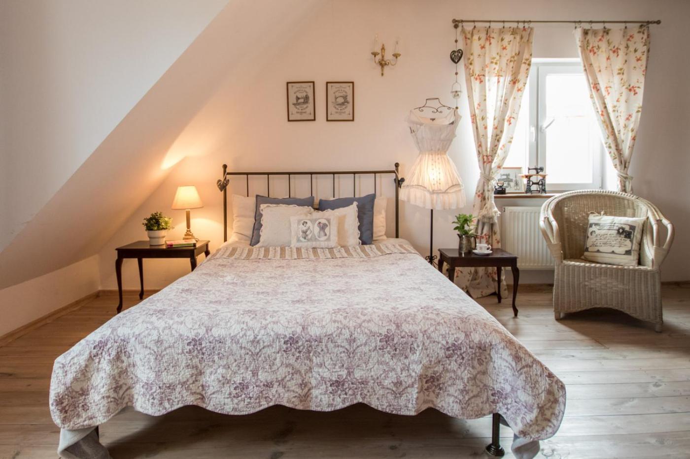 Dom Pod Skrzydlami Bed & Breakfast Gawliki Wielkie Ngoại thất bức ảnh