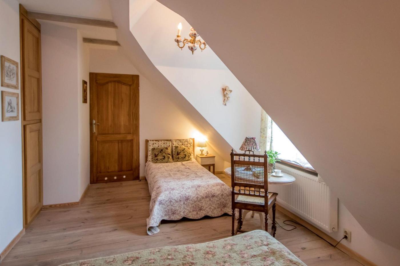 Dom Pod Skrzydlami Bed & Breakfast Gawliki Wielkie Ngoại thất bức ảnh